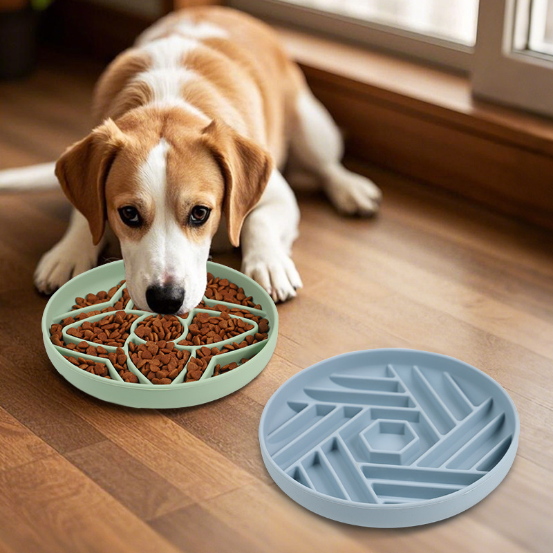 Silicone Dog Slow Feeder Plate — application reference