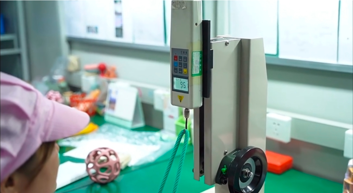 Tensile strength testing at the Jarhouselife factory quality control station