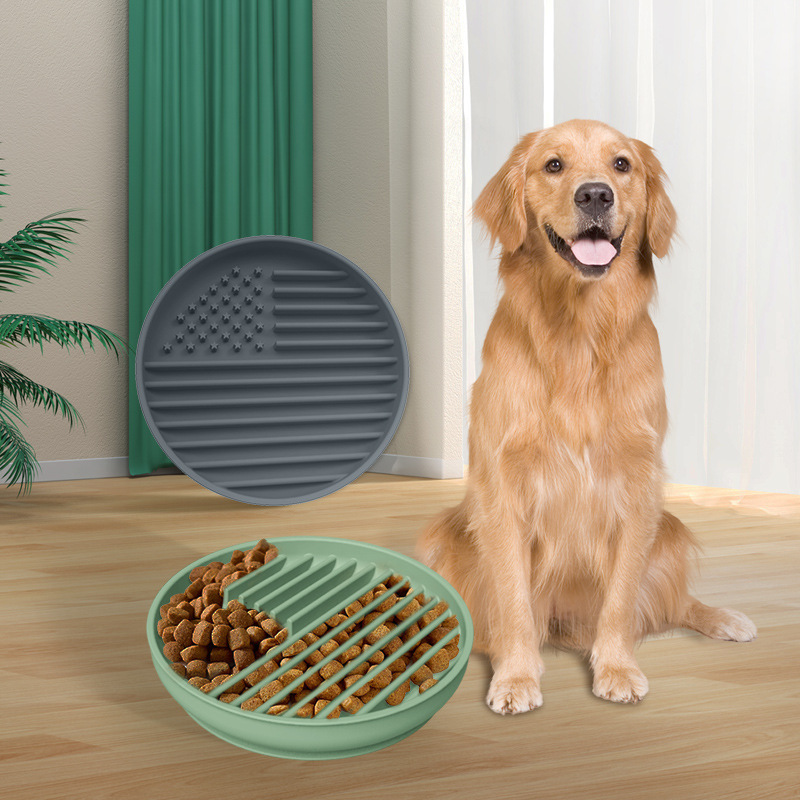 US Flag Silicone Dog Slow Feeder Plate — application reference