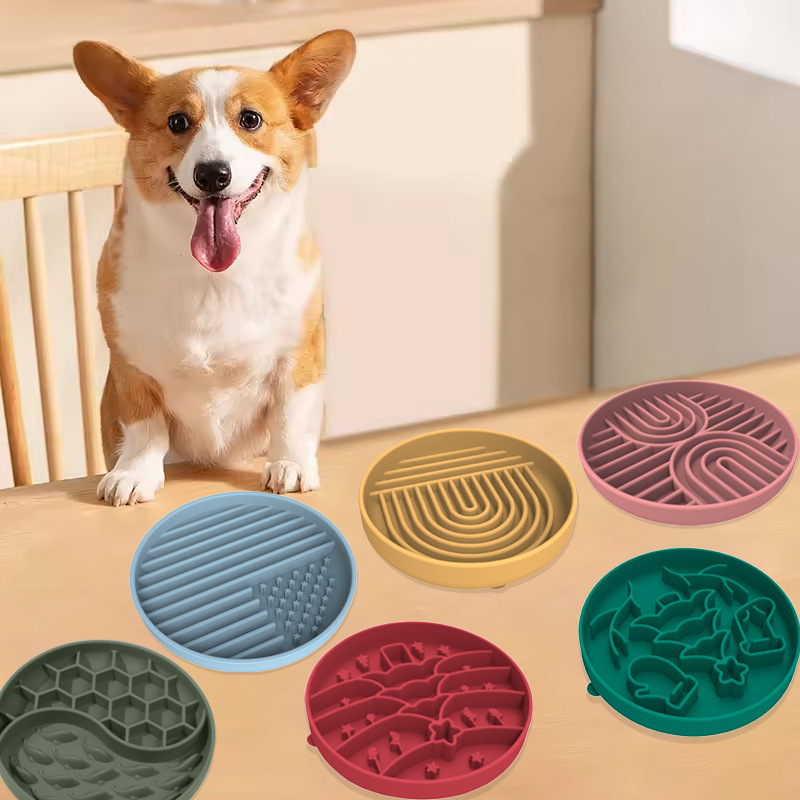 Dog licking silicone slow feeder mat, anxiety relief feeding pad with suction cups